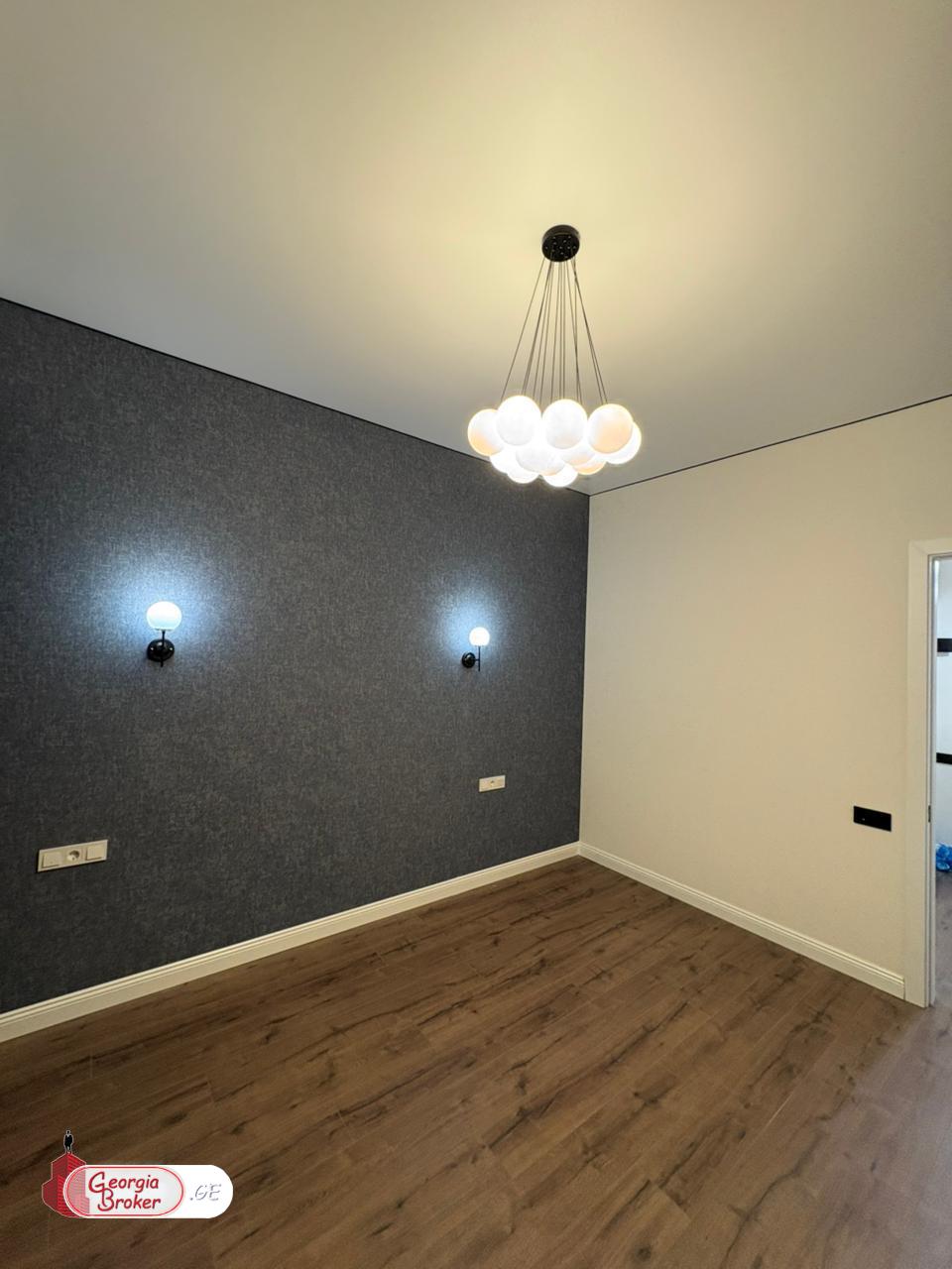 იყიდება ახალი გარემონტებული 2 ოთახიანი ბინა